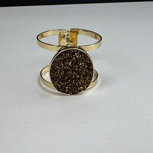 Elegant Gold-Toned Hinged Bangle Bracelet